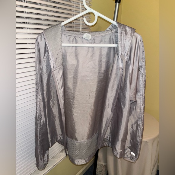 Women’s Champion Light Grey Windbreaker - size Medium - Picture 5 of 6